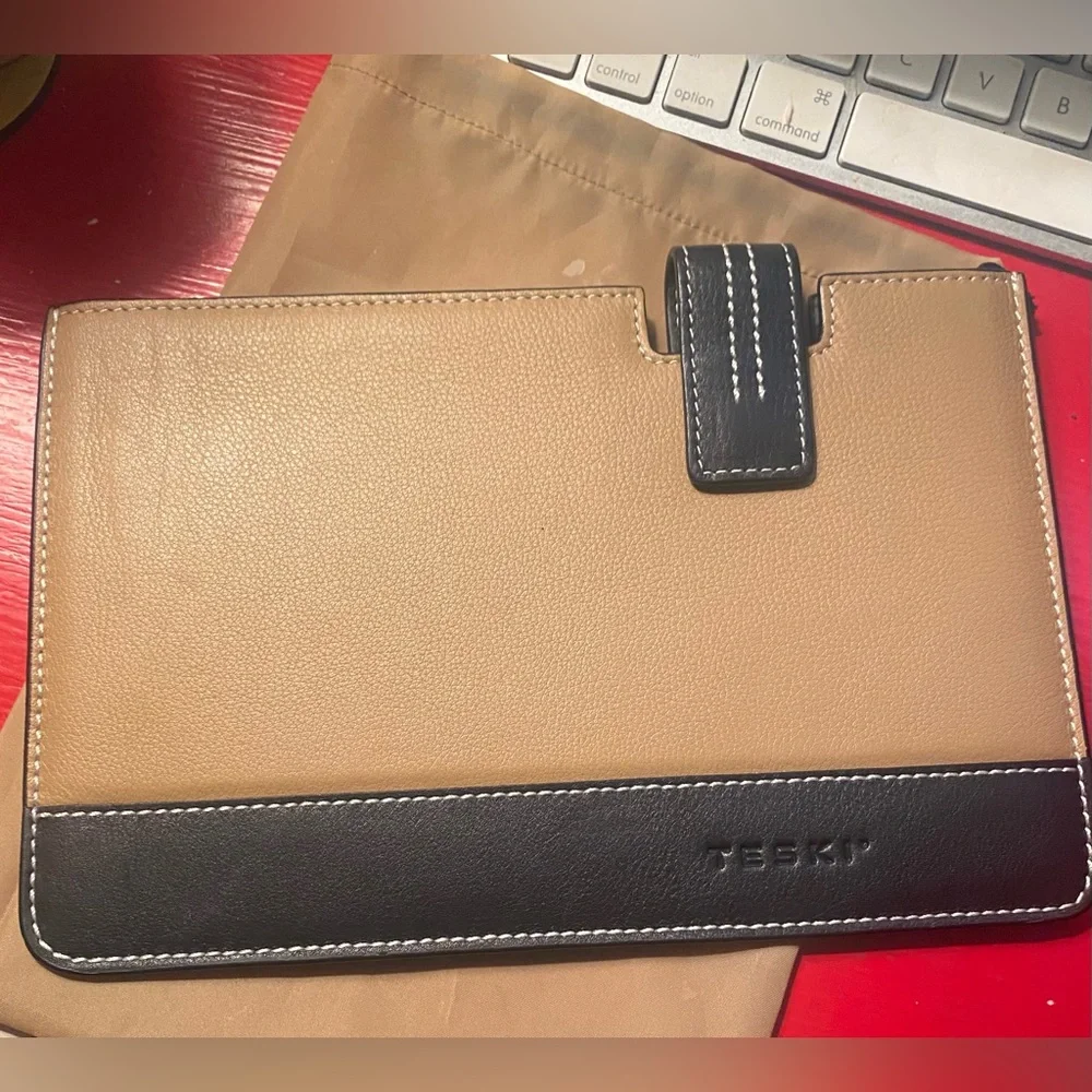 TESKI Genuine Leather Sleeve Holder Case. New